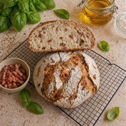 Chleb z boczkiem i cebulą