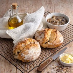 Przekąska z farszem pieczarkowym i serem